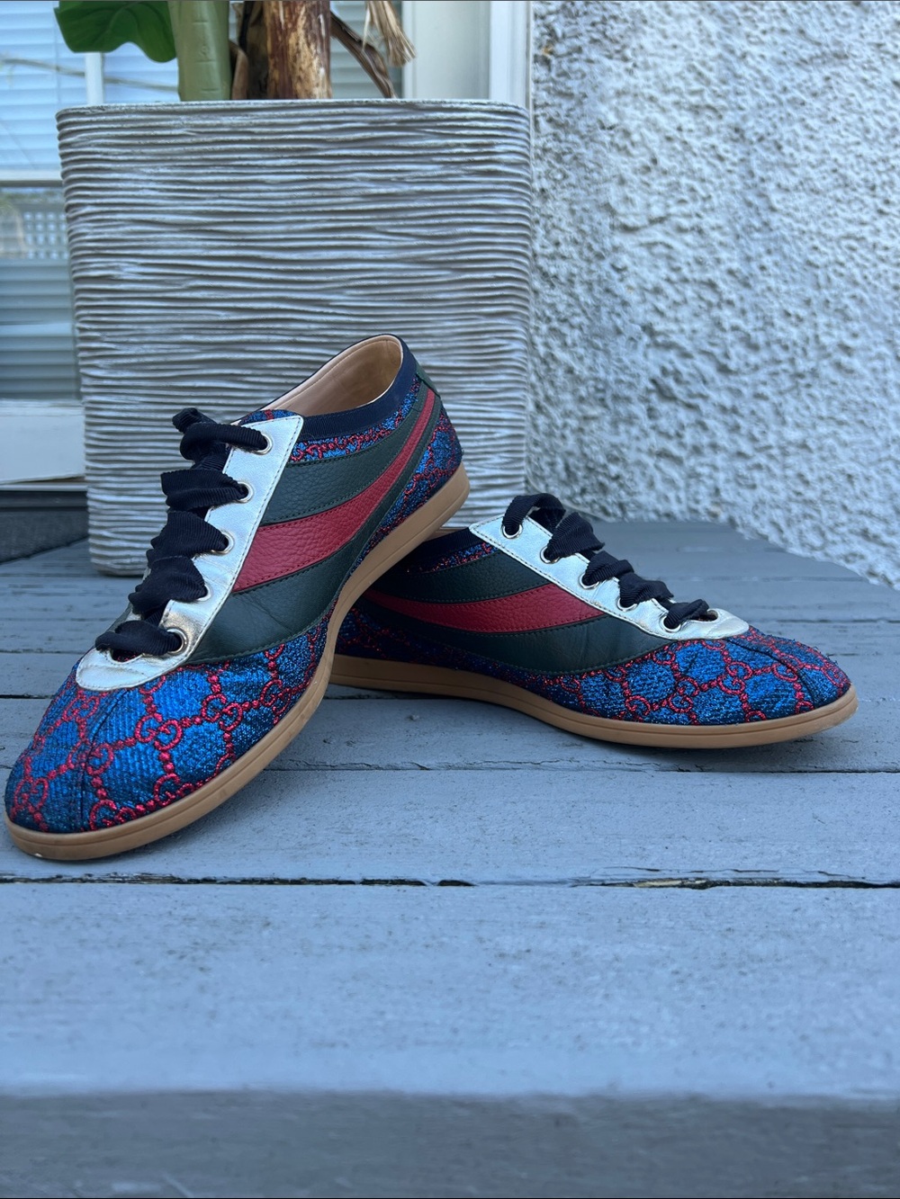 Gucci Men’s Blue Red Green Low-Top Signature Sneakers